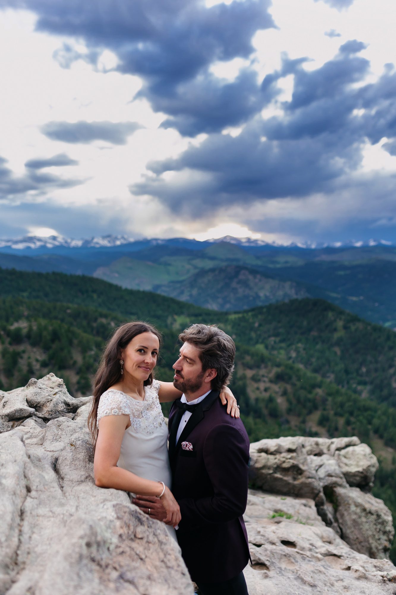 Outdoor Boulder elopement photos with mountains