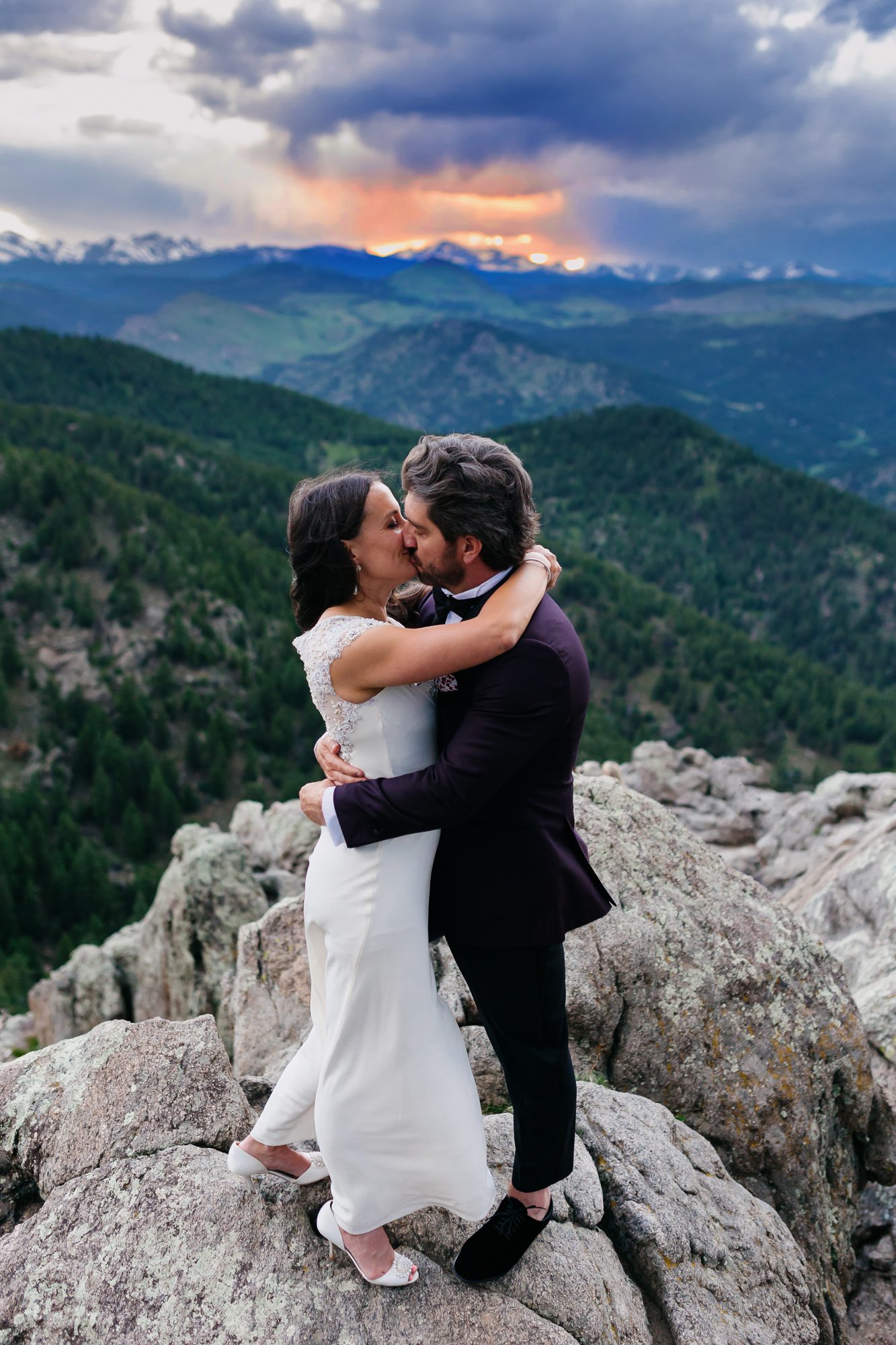Outdoor Boulder elopement photos with mountains